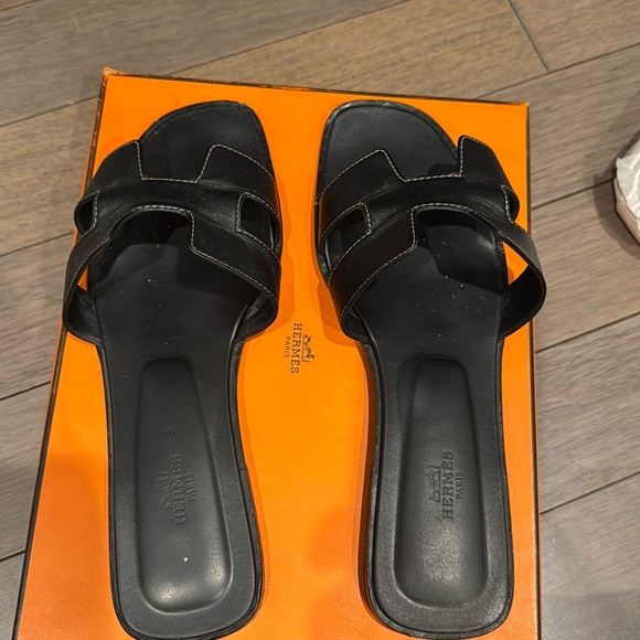 Gently used - Picture 1 of 4